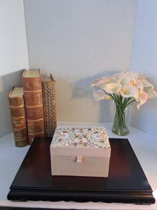 Pier 1 Jewelry - VTG Pier 1 Bejeweled Pink Keepsake Box - Multi Level, Retired, Pinky Taupe